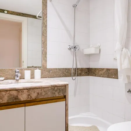 Britania Luxury * Parede