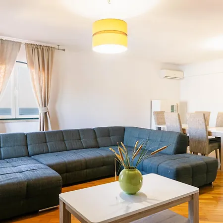 Britania Luxury Apartamento Parede