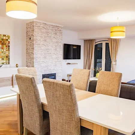 Apartamento Britania Luxury *